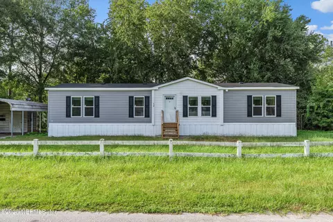 718 Eagle Dr, Macclenny, FL 32063