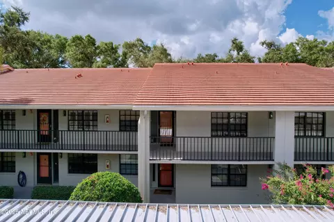 2020 Lakeview Dr #203, Clearwater, FL 33763