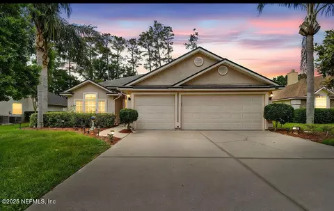 324 Hammock Grove Ct, Saint Johns, FL 32259