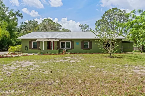 200 Lake Como Dr, Pomona Park, FL 32181