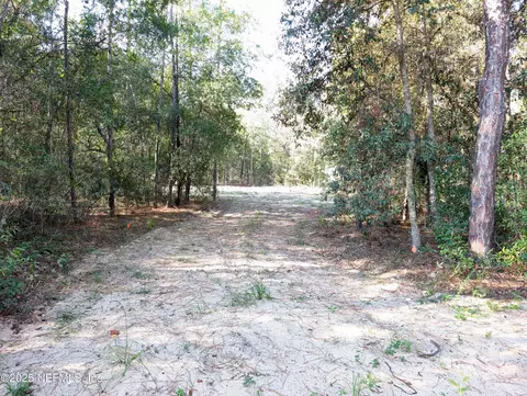 109 Pine Dr, Interlachen, FL 32148