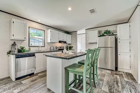 117 East St, Palatka, FL 32177
