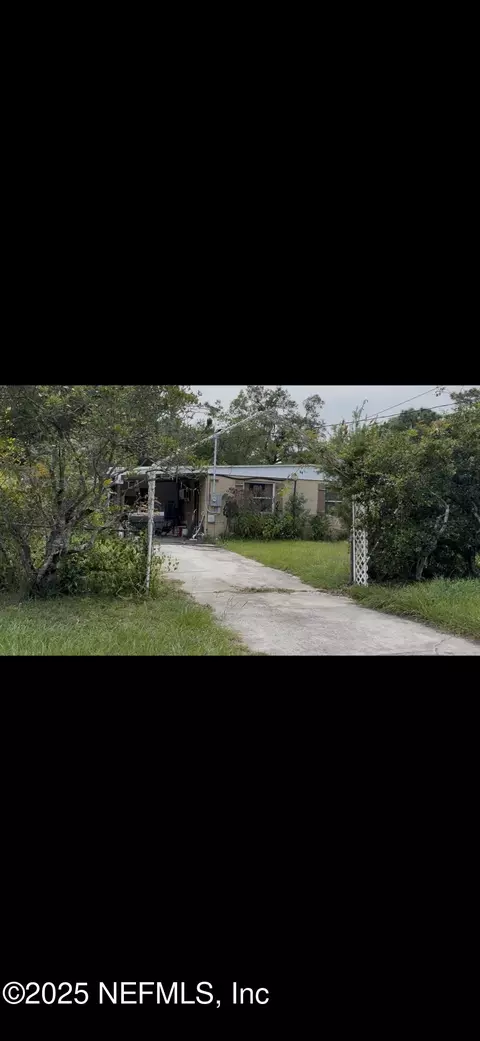 10517 Keuka Dr, Jacksonville, FL 32218