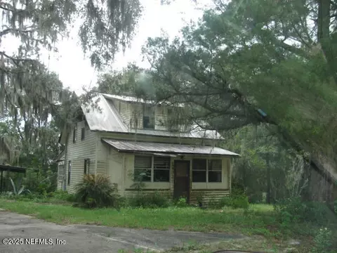107 Cherakee Ln, Pomona Park, FL 32181