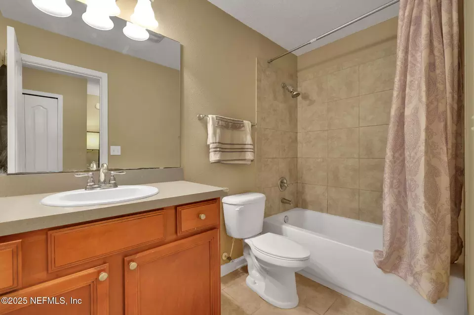 Bath - 86070 Windfern Ct, Yulee, FL 32097 photo 2 of 2