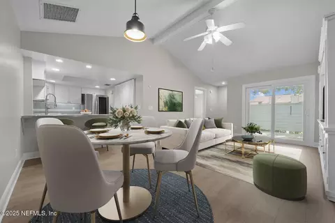 904 W Defender Ct #904, Jacksonville, FL 32233