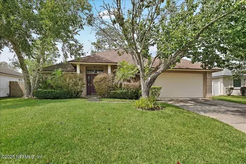 2450 Bentwater Dr W, Jacksonville, FL 32246
