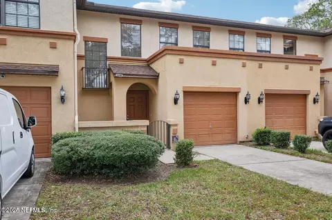 5346 Brighton Park Ln, Jacksonville, FL 32210