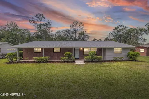 111 Sunset Ln, Palatka, FL 32177