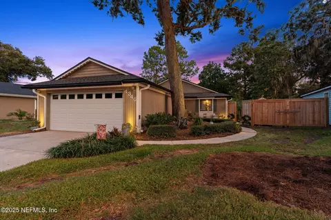 4348 Lake Woodbourne Dr, Jacksonville, FL 32217