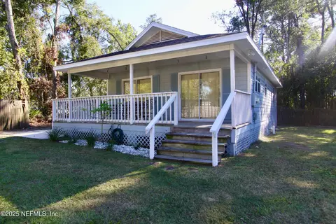 107 Suzanne Ave #B, Orange Park, FL 32073
