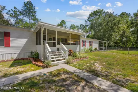 121 Moores Trl, Palatka, FL 32177