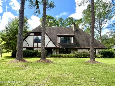 586 Tivoli Dr, Saint Johns, FL 32259