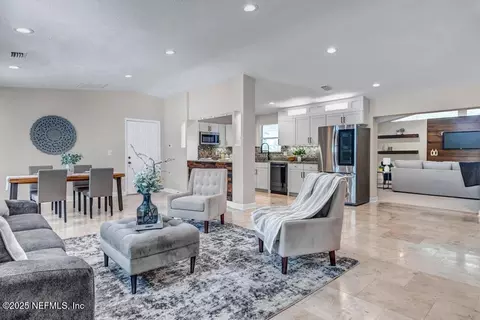 8802 Runnymeade Rd, Jacksonville, FL 32257
