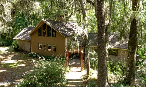 254 Hollywood Forest Dr, Fleming Island, FL 32003