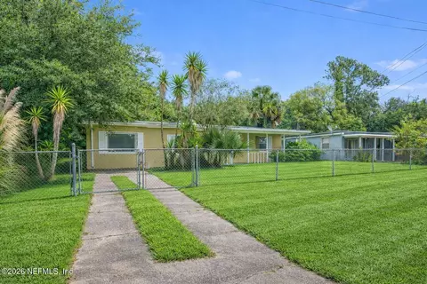 3421 Inwood Cir E, Jacksonville, FL 32207