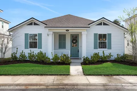 668 Palmetto Pl, Yulee, FL 32097