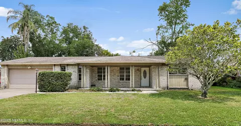 9047 Southwark Dr, Jacksonville, FL 32257