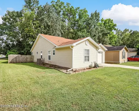 7866 Aquarius Cir S, Jacksonville, FL 32216