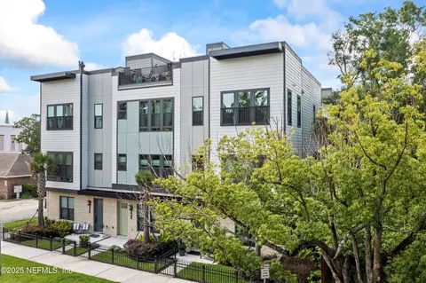 1610 Lang Ct, Jacksonville, FL 32207