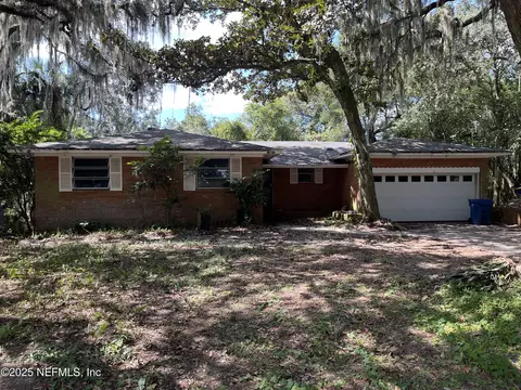 10135 Lakeview Rd W, Jacksonville, FL 32225