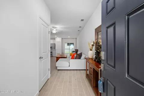 Entry Way - 61 Bramble Ct, Saint Augustine, FL 32092 photo 3 of 7