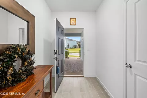 Entry Way - 61 Bramble Ct, Saint Augustine, FL 32092 photo 4 of 7