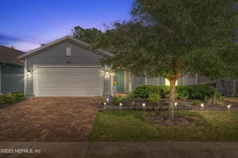 16252 Blossom Lake Dr, Jacksonville, FL 32218