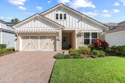 396 Freshwater Dr, Saint Johns, FL 32259