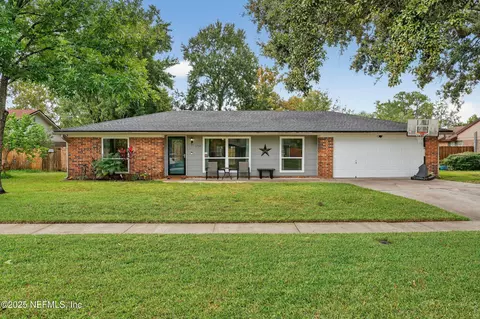 1735 Papaya Dr N, Orange Park, FL 32073