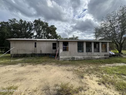 226 Ellen Ave, Interlachen, FL 32148