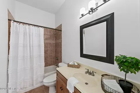 Bath - 148 La Mesa Dr, Saint Augustine, FL 32095 photo 4 of 6