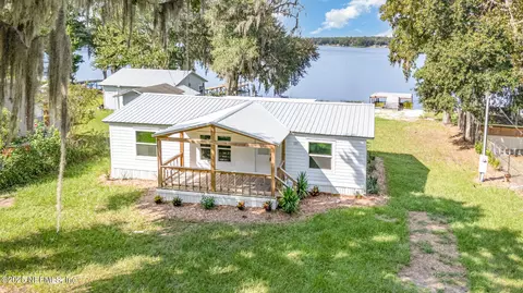 133 Walker Dr, Interlachen, FL 32148