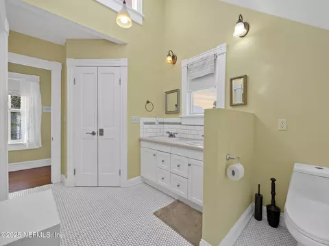 Bath - 66 Weeden St, Saint Augustine, FL 32084 photo 2 of 6