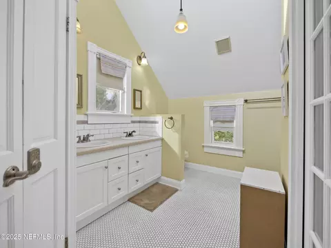 Bath - 66 Weeden St, Saint Augustine, FL 32084 photo 5 of 6