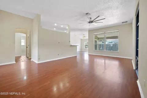 1362 Kennesaw Ln, Jacksonville, FL 32218