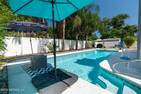 1637 2nd Ave N, Jacksonville Beach, FL 32250