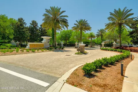 5747 Parkstone Crossing Dr, Jacksonville, FL 32258