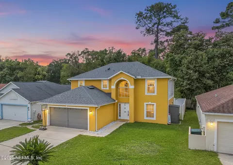 2682 Lantana Lakes Dr W, Jacksonville, FL 32246