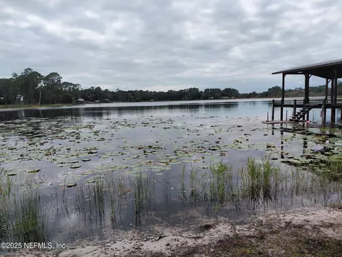 113 Lake Como Point Rd, Pomona Park, FL 32181