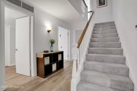 Entry Way - 29 Nelmar Ave, Saint Augustine, FL 32084 photo 5 of 5