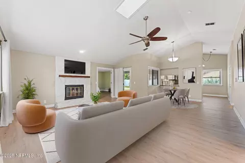 8223 Crosswind Ct, Jacksonville, FL 32244