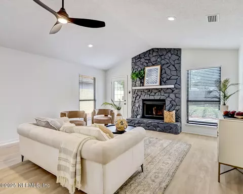 Living - 12825 Attrill Rd, Jacksonville, FL 32258 photo 1 of 5