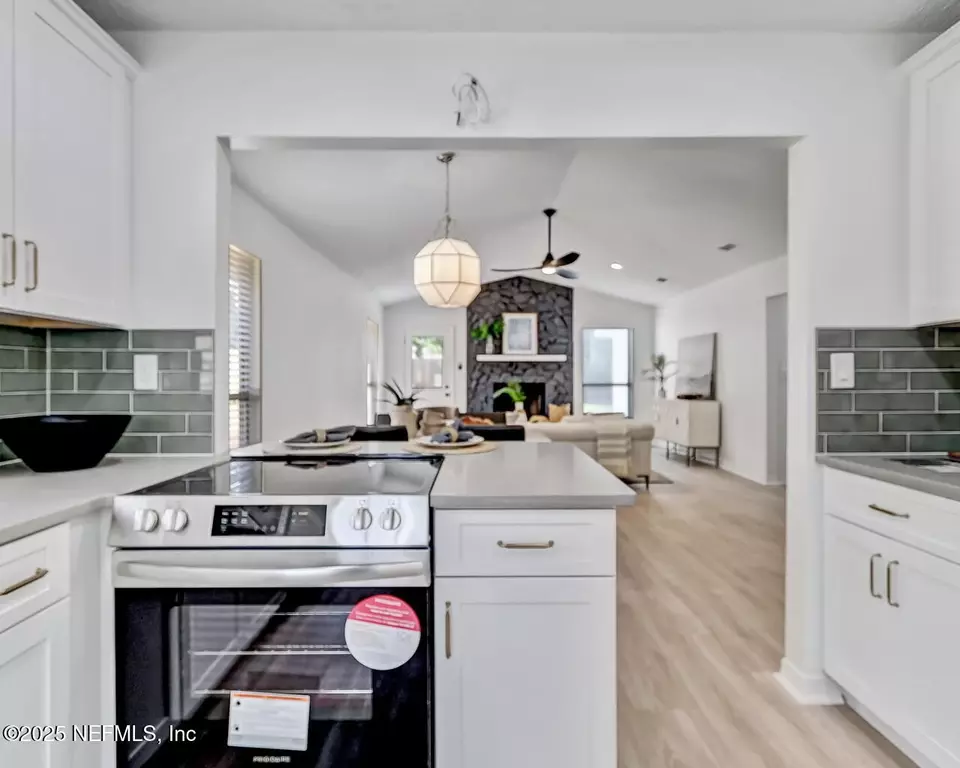Kitchen - 12825 Attrill Rd, Jacksonville, FL 32258 photo 6 of 6