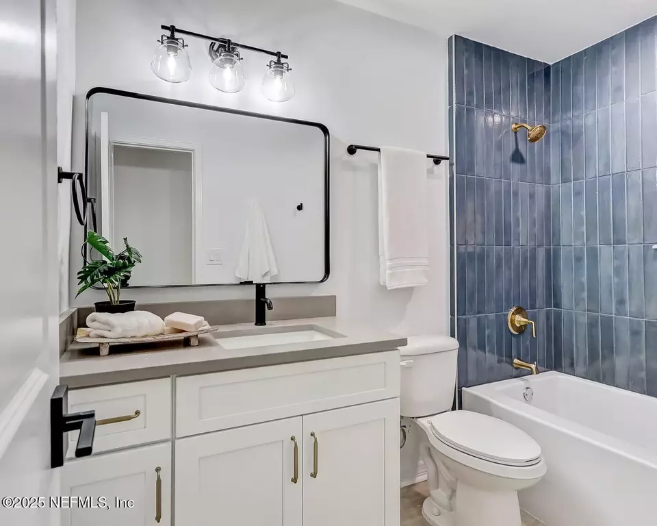 Bath - 12825 Attrill Rd, Jacksonville, FL 32258 photo 1 of 3