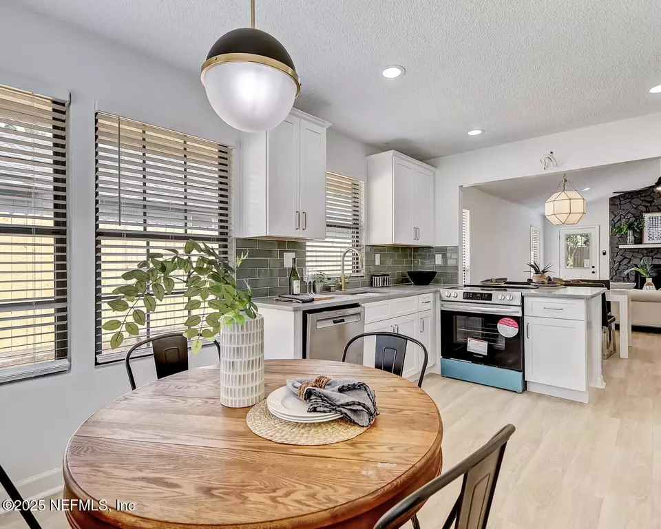 Dining - 12825 Attrill Rd, Jacksonville, FL 32258 photo 8 of 8