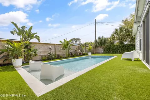 620 10th Ave N, Jacksonville Beach, FL 32250