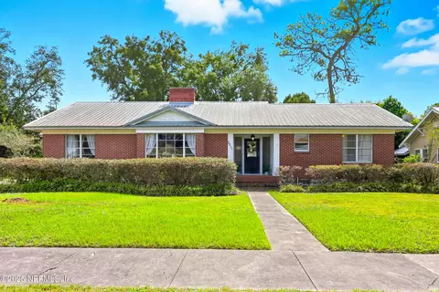 2011 Carr St, Palatka, FL 32177