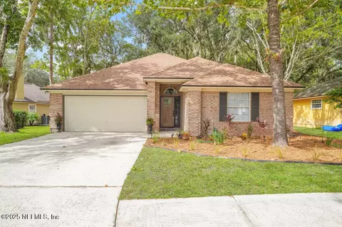 1376 Running Brook Ct, Jacksonville, FL 32225