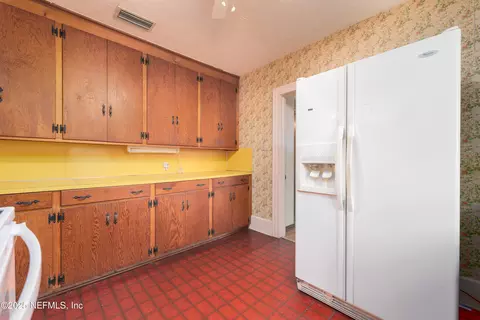 Kitchen - 4 Fletcher Ln, Saint Augustine, FL 32084 photo 2 of 3